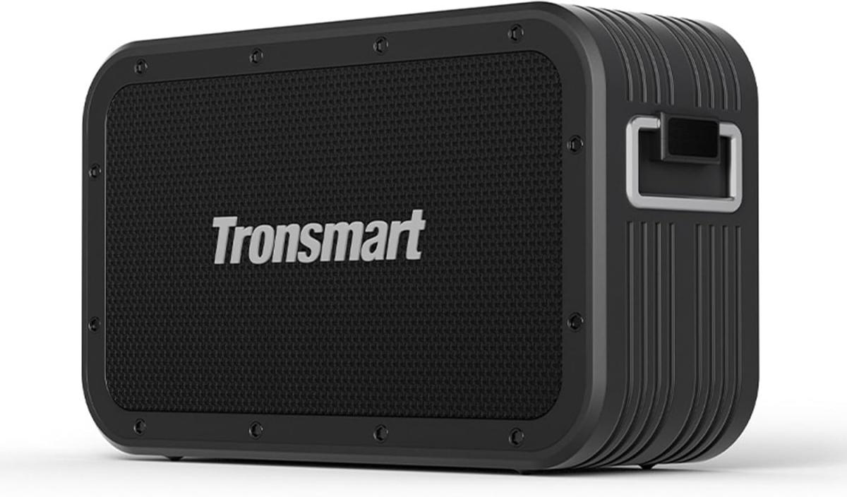 - Marca: Tronsmart
- Altavoz Potencia de salida máxima: 80 Vatios
- Tecnología de conectividad: Bluetooth
- Modo de salida de audio: Audio de tres frecuencias
- Tipo de montaje: Montaje en mesa

Sobre este artículo

- Altavoz Bluetooth de 80 W: el audio de tres frecuencias sorprendentemente potente con un sistema de 2.2 canales crea una experiencia estéreo inmersiva sin importar dónde estés, por lo que siempre disfrutarás de efectos de ecualización de tres graves (vocal, bajos 3D, graves profundos). El altavoz de alta definición de 80 W proporciona un mayor volumen que otros, por lo que es adecuado para reuniones en interiores y exteriores en una variedad de escenarios. Con tecnología patentada, SoundPulse Audio presenta audio estéreo fuerte sin distorsión incluso a alto volumen.

- Batería de gran capacidad y múltiples funciones: la batería de 15,000 mAh puede alimentar el altavoz portátil hasta 13 horas (50% de volumen) de tiempo de reproducción con una sola carga. Funcionando como un banco de energía, podría darle un impulso a su dispositivo. Un buen compañero para senderismo y viajes. Los altavoces Bluetooth portátiles pueden aceptar música a través de su entrada auxiliar de 0.138 in, una unidad USB o una tarjeta micro SD.

- Altavoz impermeable IPX6: con una correa retráctil hace que sea práctico para actividades al aire libre. El altavoz Bluetooth impermeable de Tronsmart tiene clasificación IPX6 y es muy resistente a los fuertes aerosoles de agua desde todas las direcciones. Es ideal para actividades al aire libre como camping, equitación, paseos en bote o ir a la playa.

- 【Verdadero emparejamiento estéreo inalámbrico】 Combina 2 Force Max juntos para crear un pequeño sistema de audio doméstico circundante con potente sonido estéreo. Puede comprar más de un altavoz Bluetooth simultáneamente para disfrutar realmente del sonido envolvente de una sala de cine. Es una experiencia auditiva que es realmente incomparable.

- Llamadas manos libres y práctico asistente de voz: puedes responder y finalizar llamadas utilizando el altavoz Bluetooth portátil con un micrófono integrado. Y acceso rápido a tu teléfono con Siri o Google Assistant.
