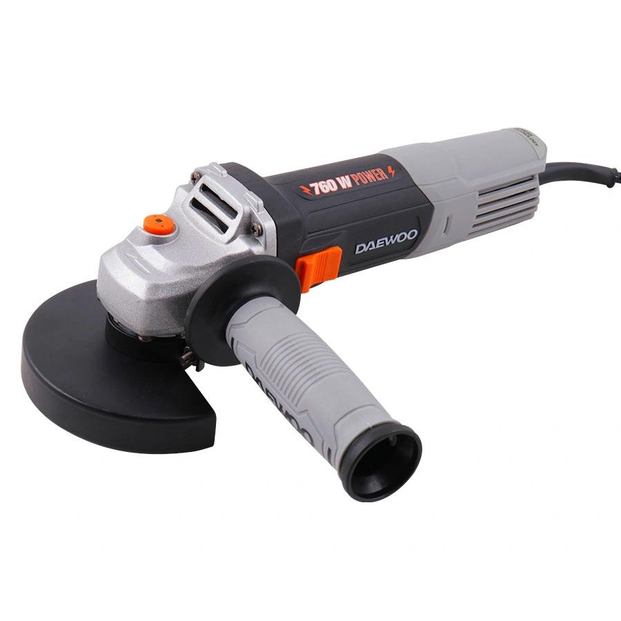 La amoladora Daewoo DAAG 115-76L dispone de un potente motor eléctrico que otorga una gran potencia de 760 W, permitiéndolo alcanzar la velocidad de 11000 rpm en trabajo en vacío. Su diseño ergonómico te brinda comfort y junto a su confiable motor se suman para ofrecerte una herramienta indispensable para realizar cortes y reducciónes en todo tipo de superficies. La amoladora Daewoo DAAG 115-76L es tu herramienta ideal para potenciar tus habilidades. En Comagro S.A. te asesoramos para brindarte soluciones a todo tipo de necesidades del sector, con el mejor servicio y productos de la más alta calidad. Garantía: 6 meses de garantía bajo nuestras condiciones generales de venta.

Especificaciones
- Marca: DAEWOO
- Frecuencia: 50 Hz
- Voltaje V:	230 V
- Tipo de Producto: AMOLADORA
- Velocidad Máxima:	11000 rpm
- Potencia Watts: 760 W