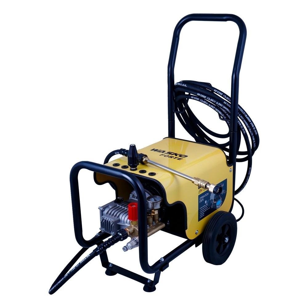La hidrolavadora FORTEW, desarrollada por WASKO, es una herramienta versátil diseñada para cumplir con las demandas tanto del ámbito doméstico como comercial, incluyendo lavaderos. Su motor potente de 2200 W y 3 HP brinda una potencia excepcional que garantiza una limpieza eficaz en una variedad de superficies. La FORTEW se destaca por su motor de inducción, lo que permite un funcionamiento más prolongado, potente y con menor riesgo de sobrecalentamiento. Esta característica no solo aumenta la eficiencia de limpieza, sino que también prolonga la vida útil del equipo. La hidrolavadora FORTEW se convierte en tu mejor aliado para enfrentar tareas de limpieza tanto en el hogar como en entornos comerciales. Su potencia y durabilidad te aseguran resultados profesionales en cada uso. Además, la eficiencia en el uso del agua es una característica esencial, lo que significa que no solo obtienes un rendimiento sobresaliente, sino que también contribuyes al ahorro de recursos. Descubre cómo la hidrolavadora FORTEW de WASKO se adapta a tus necesidades de limpieza, brindando una experiencia confiable y eficaz en cada tarea. Experimenta la comodidad de tener a tu disposición una herramienta potente y duradera que te garantizará eficacia en tus trabajos de limpieza.

Especificaciones
- Marca	WASKO
- Voltaje V	220V
- Tipo de Producto	HIDROLAVADORA
- Modelo	FORTEW
- Tipo de Motor	ELÉCTRICO
- Caudal	900 L/H
- Potencia Watts	2200W
- OBSERVACIÓN	El producto entregado puede diferir de la fotografía y especificaciones. Los precios expresados son para compras al contado y de forma online, si requiere financiación o comprar por otro canal los mismos pueden variar