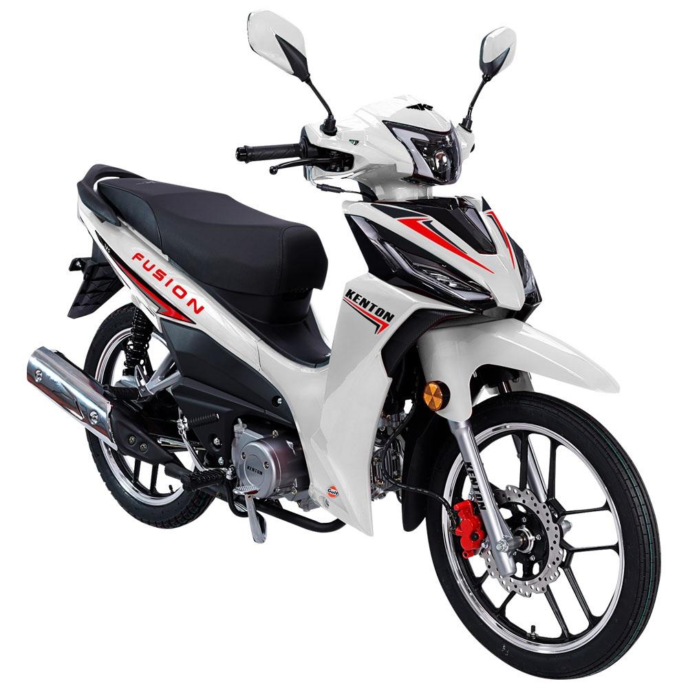 Diseñada para acompañarte en cada jornada, la Fusion 125 combina motor 125cc, consumo eficiente de solo 2.2 L cada 100 km y un diseño moderno tipo CUB que se adapta a tu ritmo. Su freno a disco delantero, luces full LED y faro trasero con un diseño amplio te brindan seguridad y visibilidad superior, mientras que las llantas deportivas aseguran una experiencia ágil y confiable. Además, su baulera amplia y cargador USB tipo A y C te mantienen conectado y preparado para todo. Fusiona tecnología, diseño y economía en cada recorrido..

- Marca: KENTON
- Modelo: FUSION 125
- Tipo de Producto: MOTOCICLETA
- Tipo de Motor: MOTOR OHV 125CC CON DISTRIBUCIÓN A CADENA
- Tipo de cambio en caja: SEMI AUTOMÁTICA
- Alimentación: CARBURADOR
- Neumático Delantero: 2.50-17
- Neumático Trasero: 2.75-17
- Tipo de Moto: CUB/MOTONETA
- Cilindrada: 125 CC
- Altura de Asiento: 800 MM
- Freno delantero: DISCO
- Freno trasero: TAMBOR
- Potencia: 8.1 HP
- Tipo de Lubricación: ACEITE
- Volumen Tanque de Combustible: 4 LITROS
- Volumen Tanque de Aceite: 0.9 LITRO
- Tipo de Combustible: NAFTA
- Sistema de arranque: ELÉCTRICO/PEDAL
- Ancho: 710 MM
- Largo: 1930 MM
- Altura: 1120 MM
- Periodo de garantía: 6.000 KM / 6 MESES